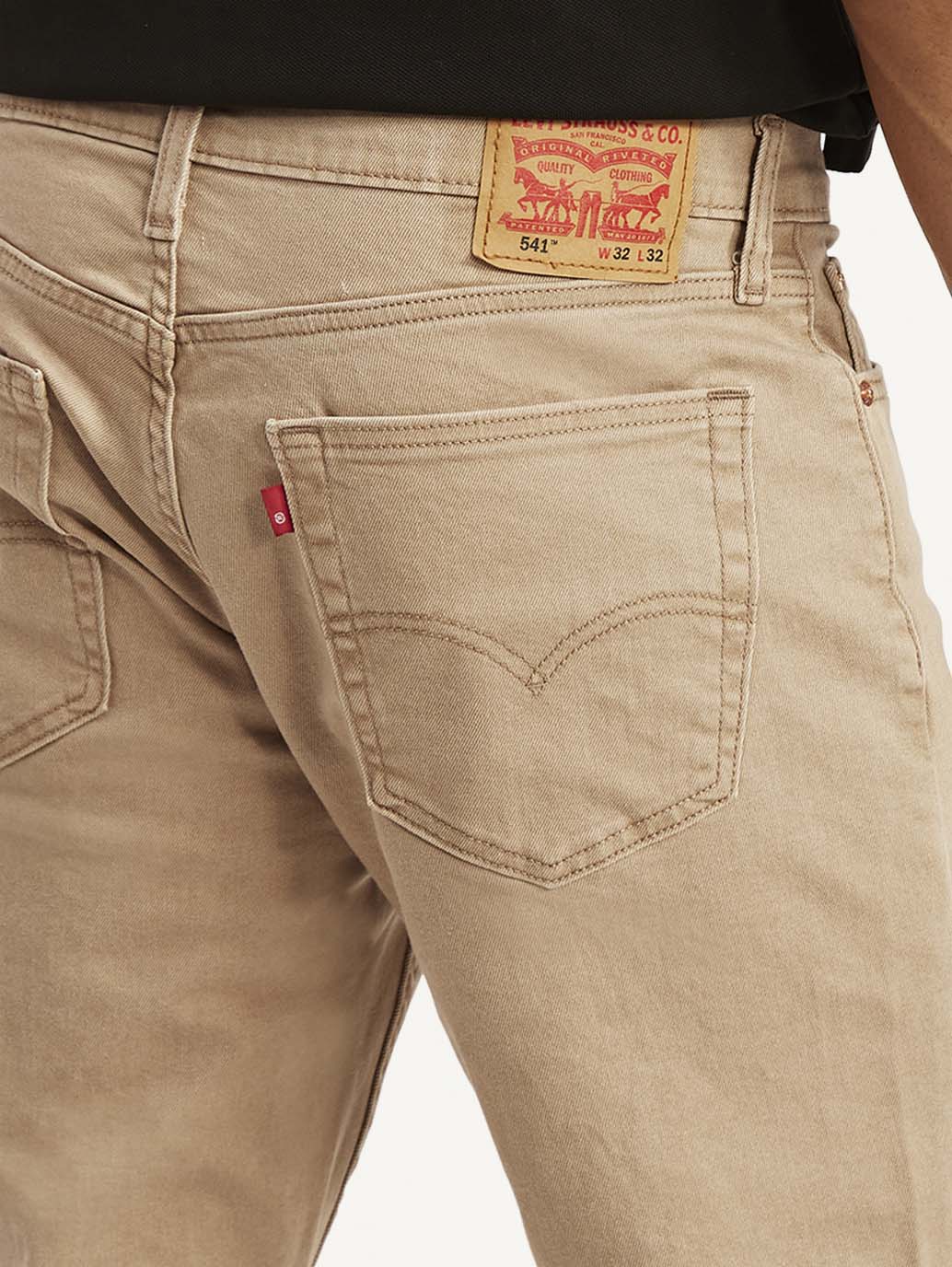 Jean athlétique 541 beige taille mi-haute